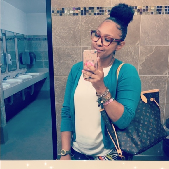 Meet your Posher, Candace - Picture 4 of 8